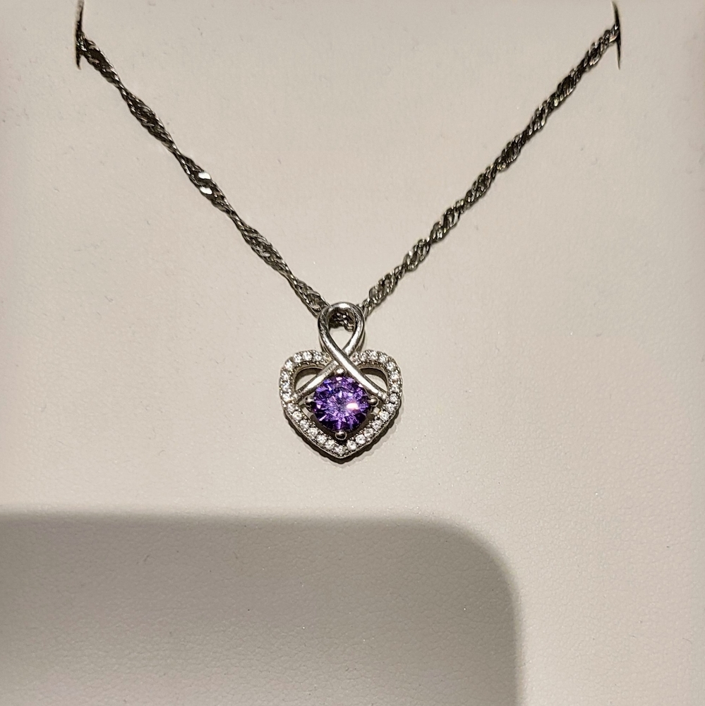 Silver necklace with amethyst